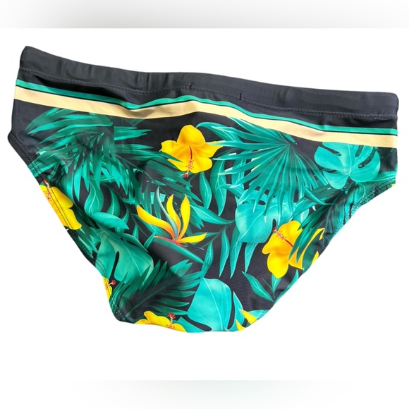 UXH Brand Men Swim Briefs Low Waist Tight Fit Sexy Swimwear swim bottoms NWOT - Picture 4 of 8